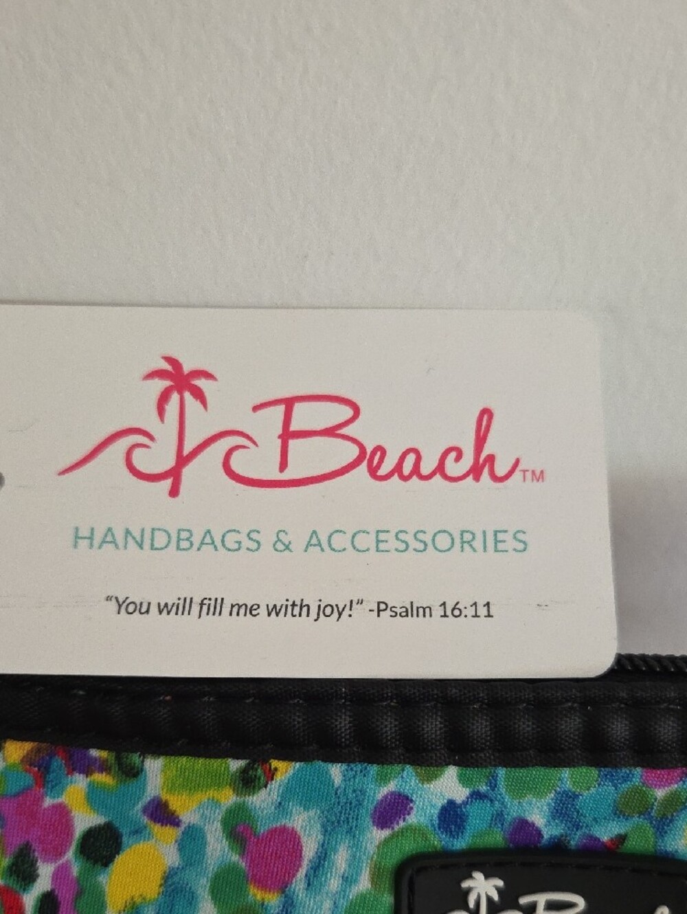 Multicolor Printed NWT Cosmetic Pouch w/zip Closure - Picture 2 of 6
